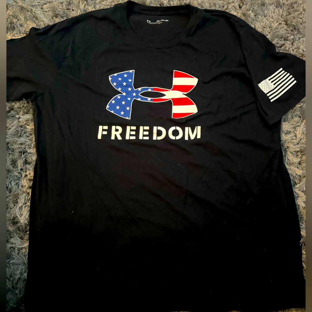 Men’s Freedom XL Under Armour T-shirt
